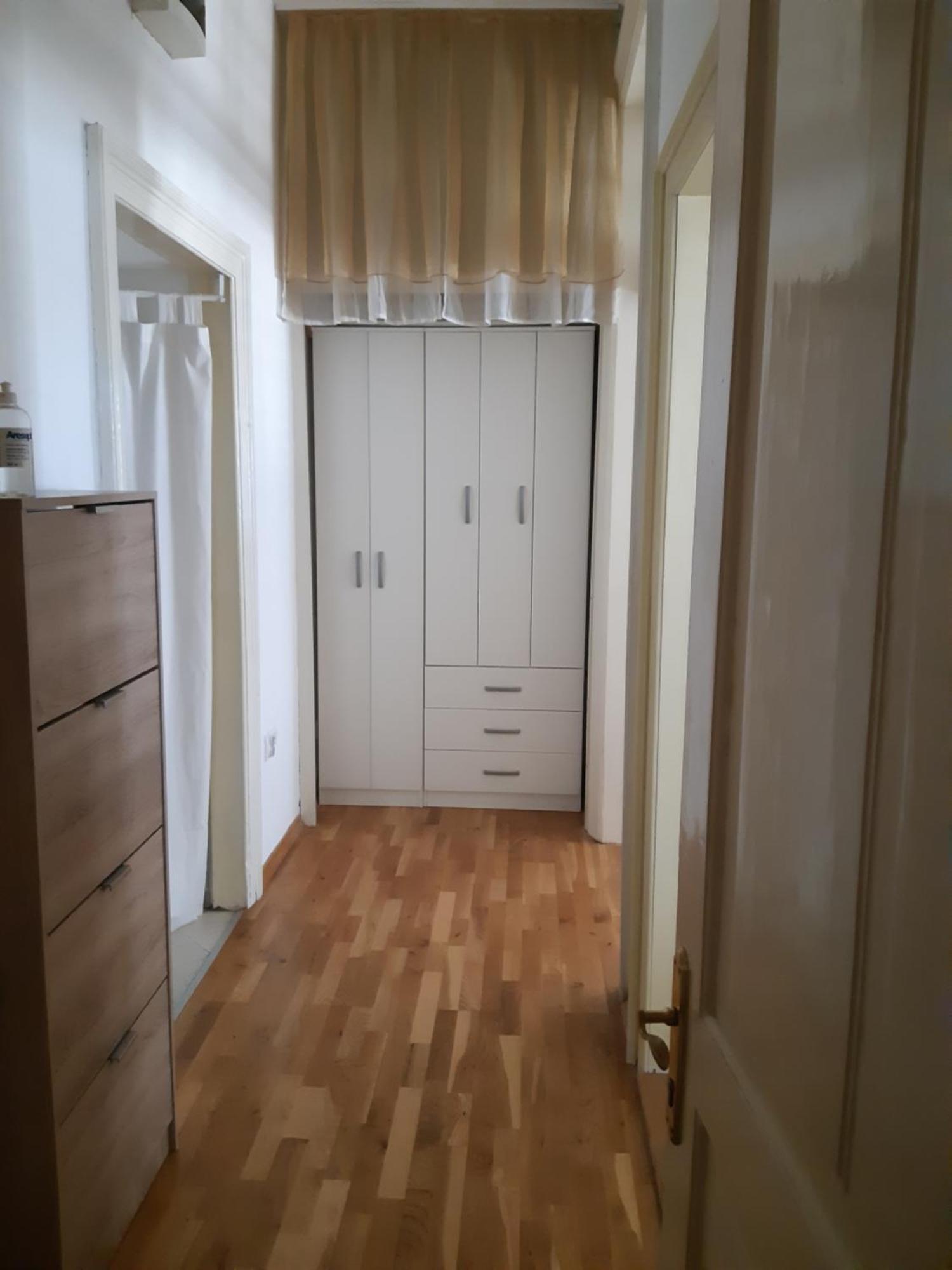 Mulo Stanicica Tivat Oda fotoğraf